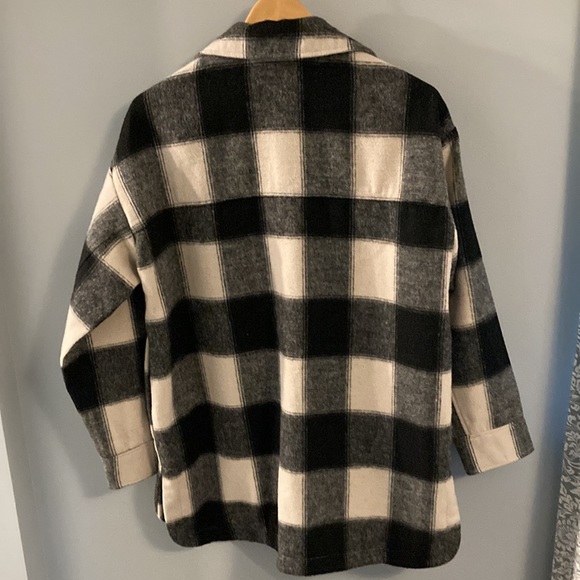 Shacket - Picture 7 of 7